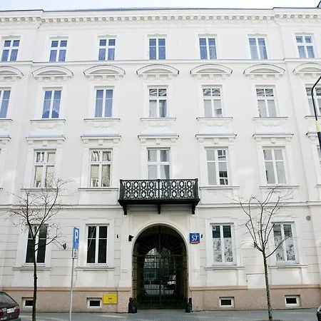 Daire Hoza Attic Varşova