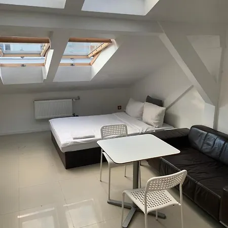 Hoza Attic Apartman Varsó